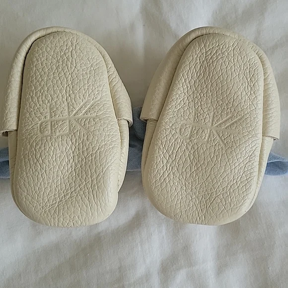 Freshly Picked Blue Bow Leather Moccasins - Picture 3 of 7